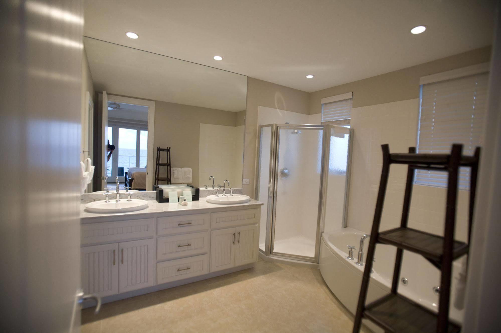 Caribbean Club Boutique Hotel, Grand Cayman Seven Mile Beach Luaran gambar